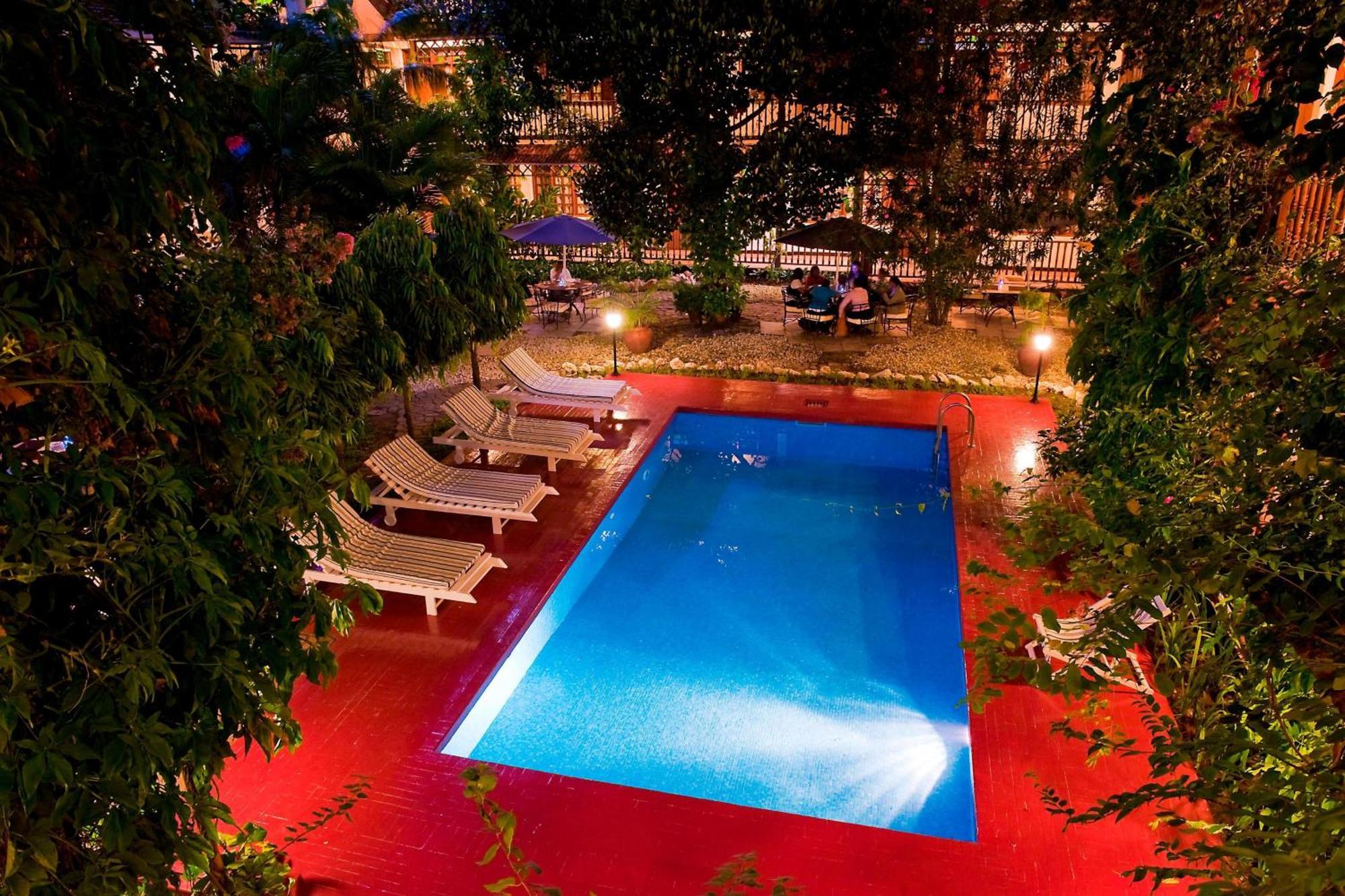 Protea Hotel By Marriott Dar Es Salaam Courtyard Экстерьер фото