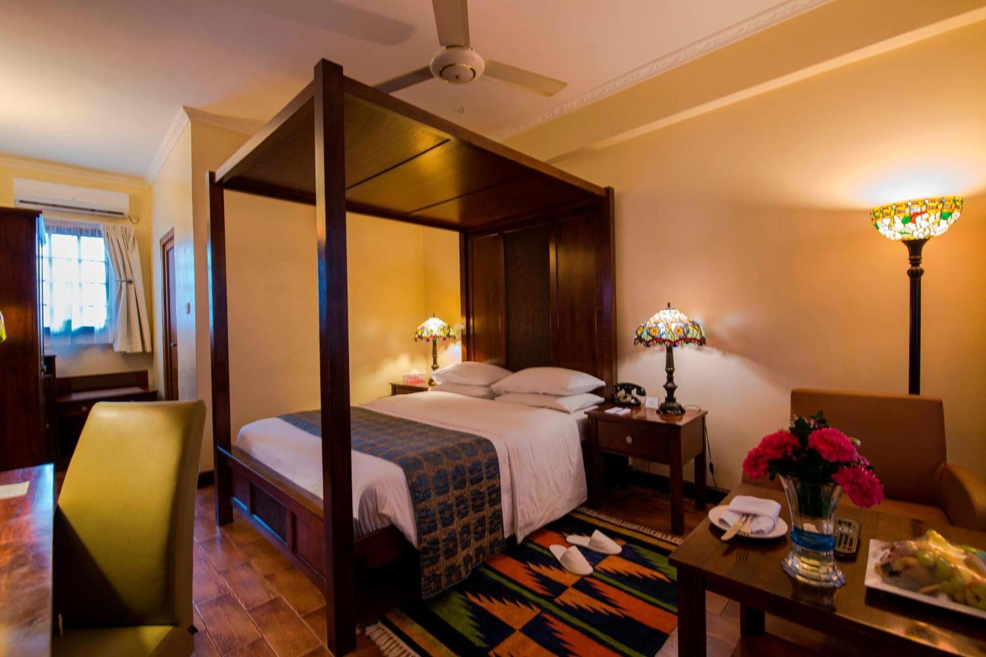 Protea Hotel By Marriott Dar Es Salaam Courtyard Экстерьер фото