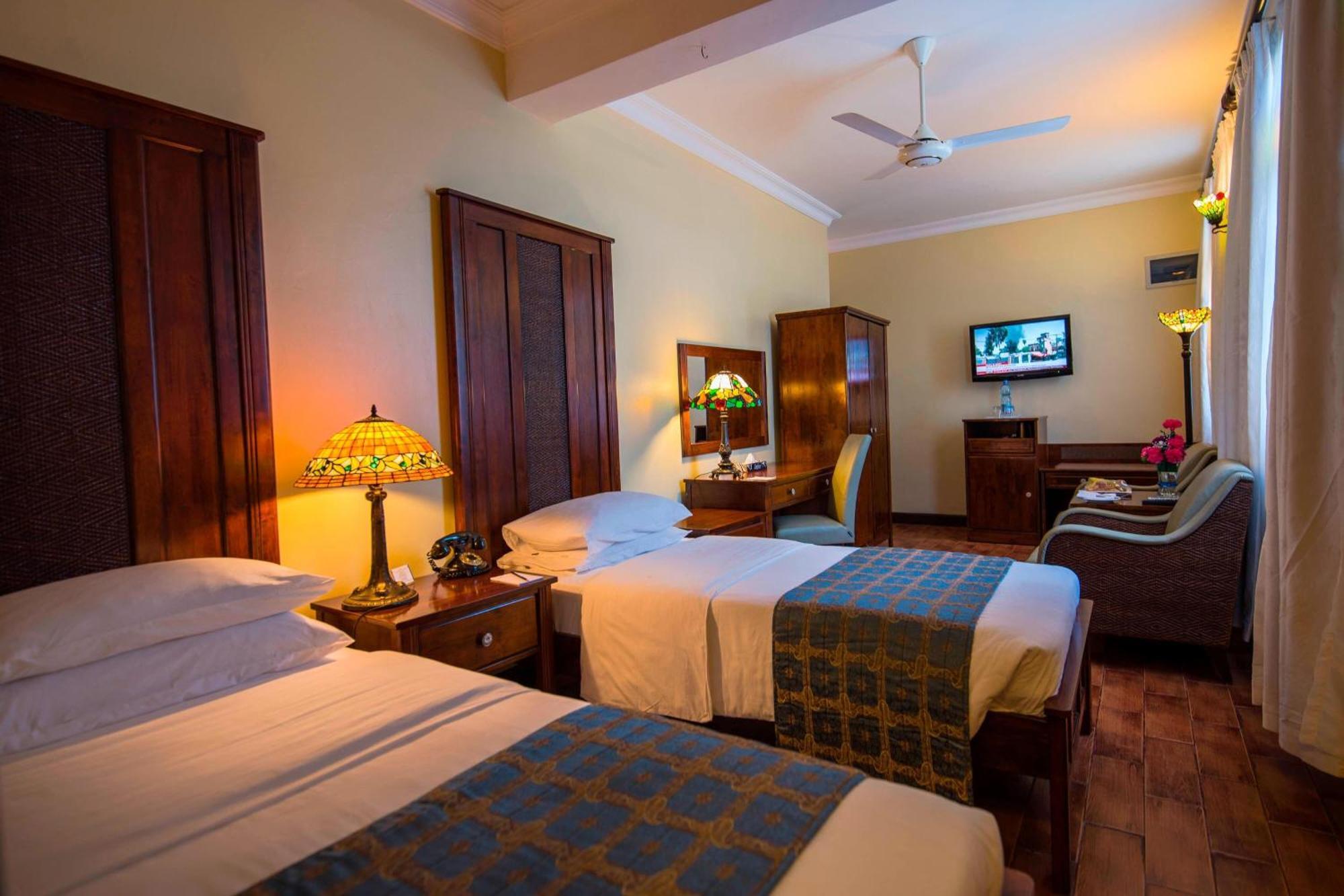 Protea Hotel By Marriott Dar Es Salaam Courtyard Экстерьер фото