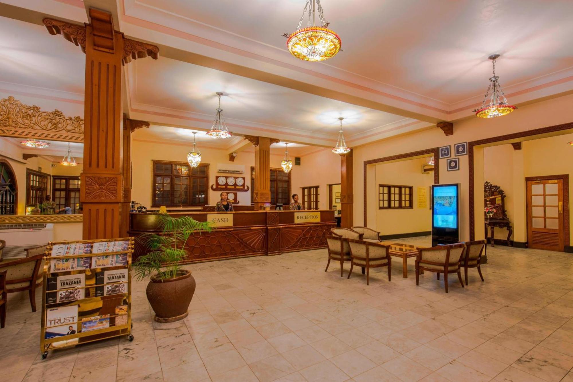 Protea Hotel By Marriott Dar Es Salaam Courtyard Экстерьер фото