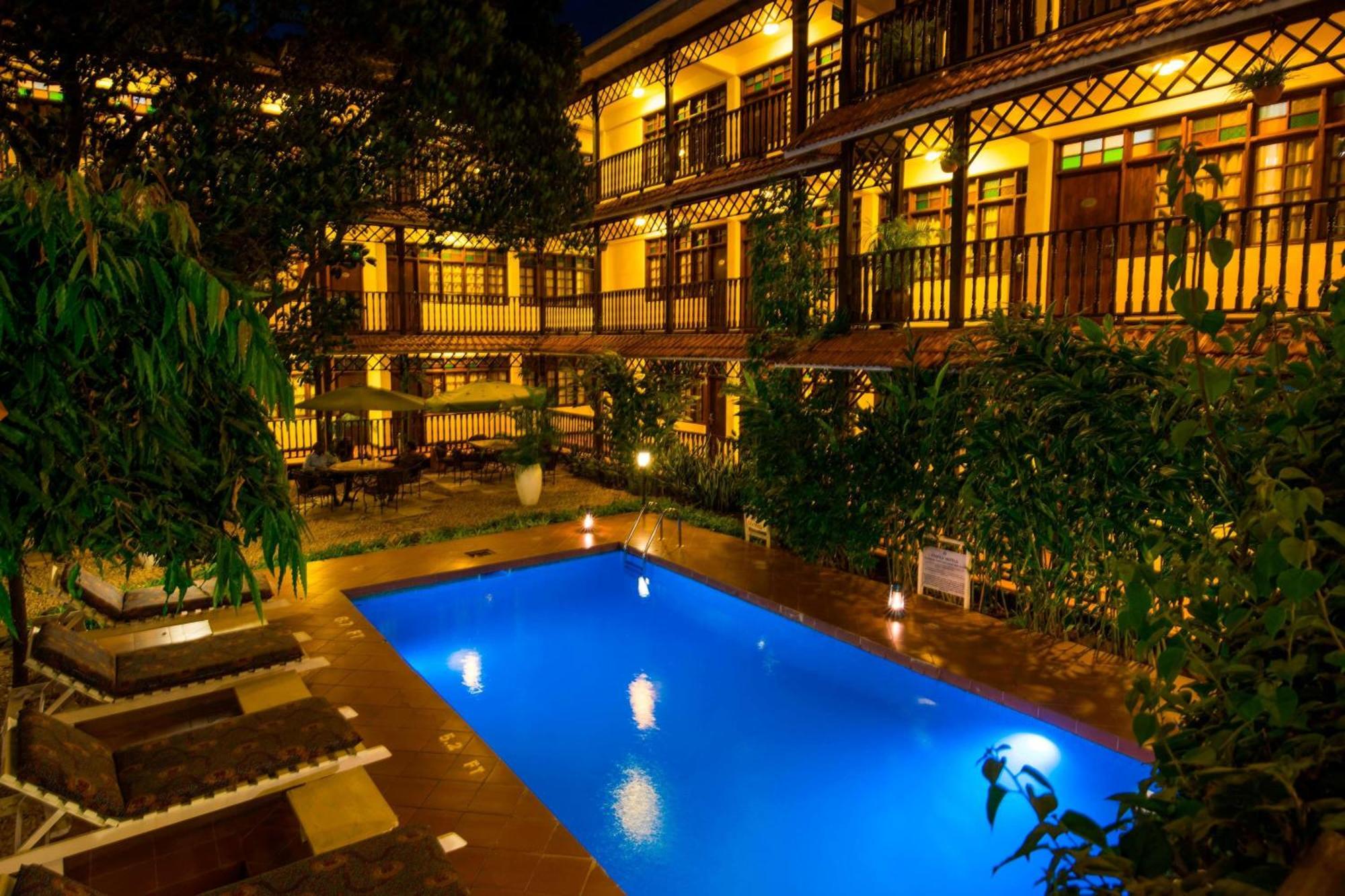 Protea Hotel By Marriott Dar Es Salaam Courtyard Экстерьер фото