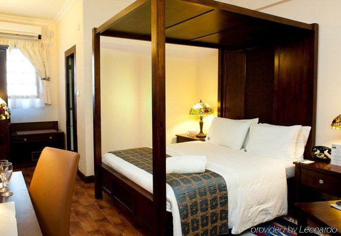 Protea Hotel By Marriott Dar Es Salaam Courtyard Экстерьер фото