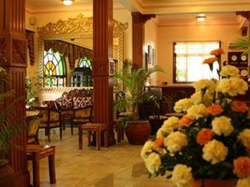 Protea Hotel By Marriott Dar Es Salaam Courtyard Экстерьер фото