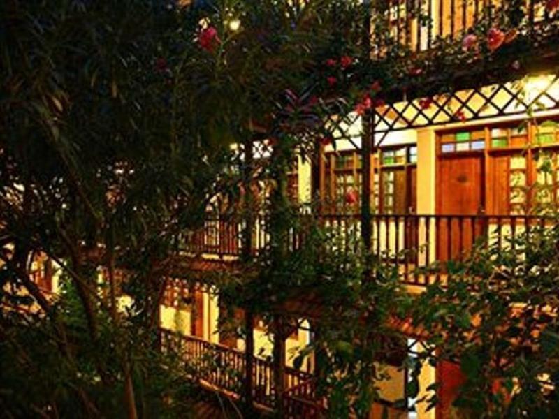 Protea Hotel By Marriott Dar Es Salaam Courtyard Экстерьер фото