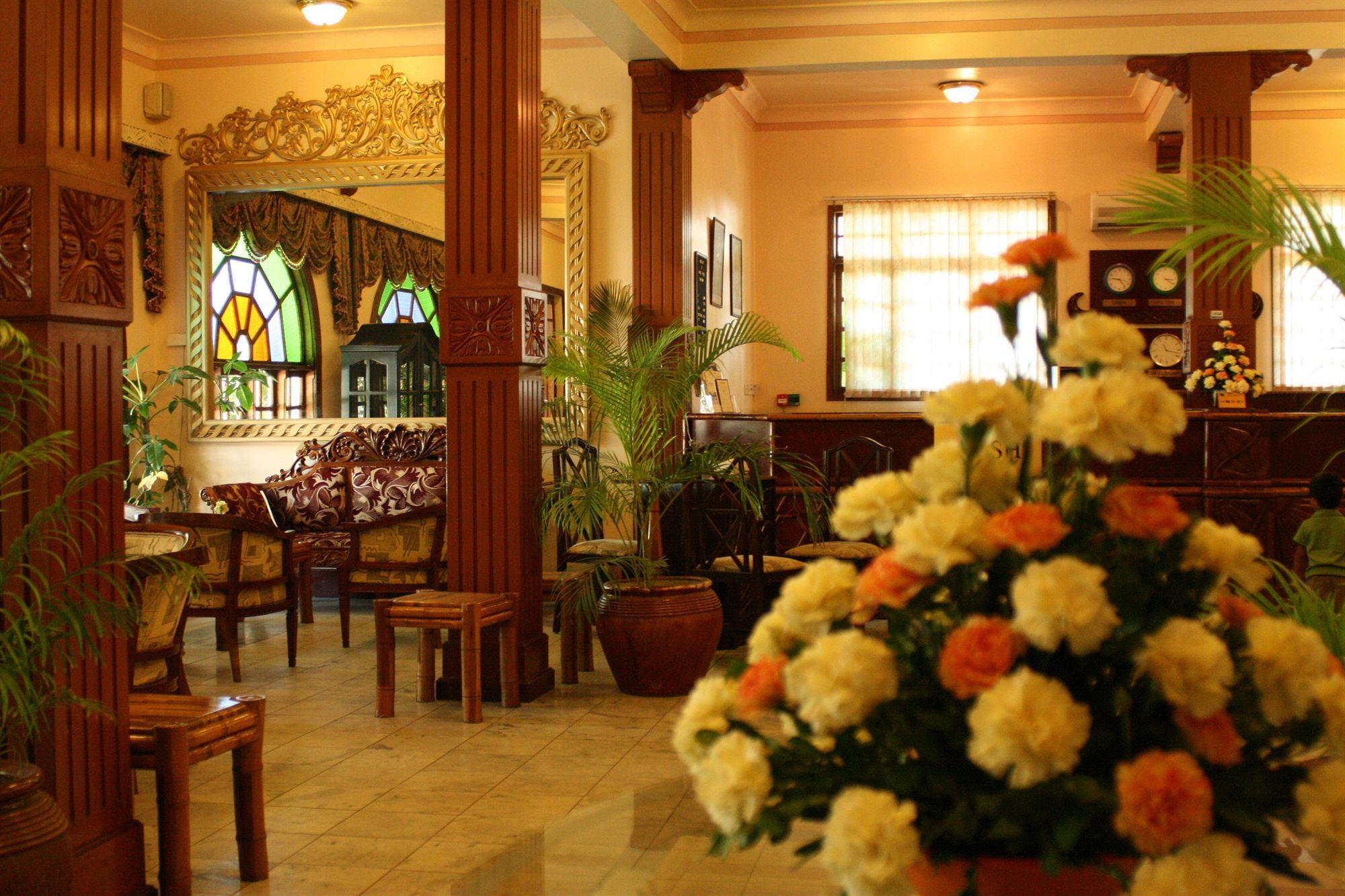 Protea Hotel By Marriott Dar Es Salaam Courtyard Экстерьер фото