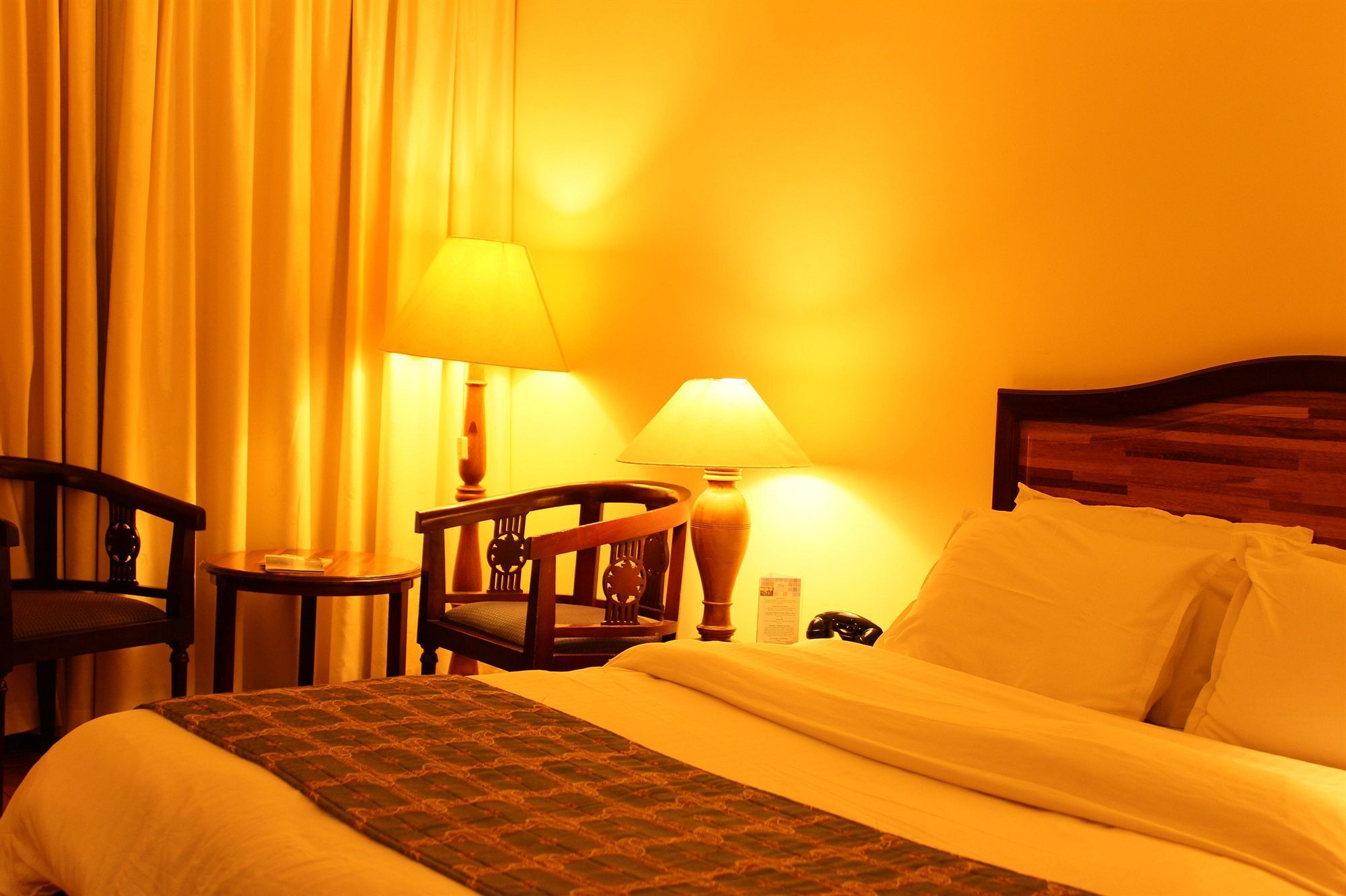 Protea Hotel By Marriott Dar Es Salaam Courtyard Экстерьер фото