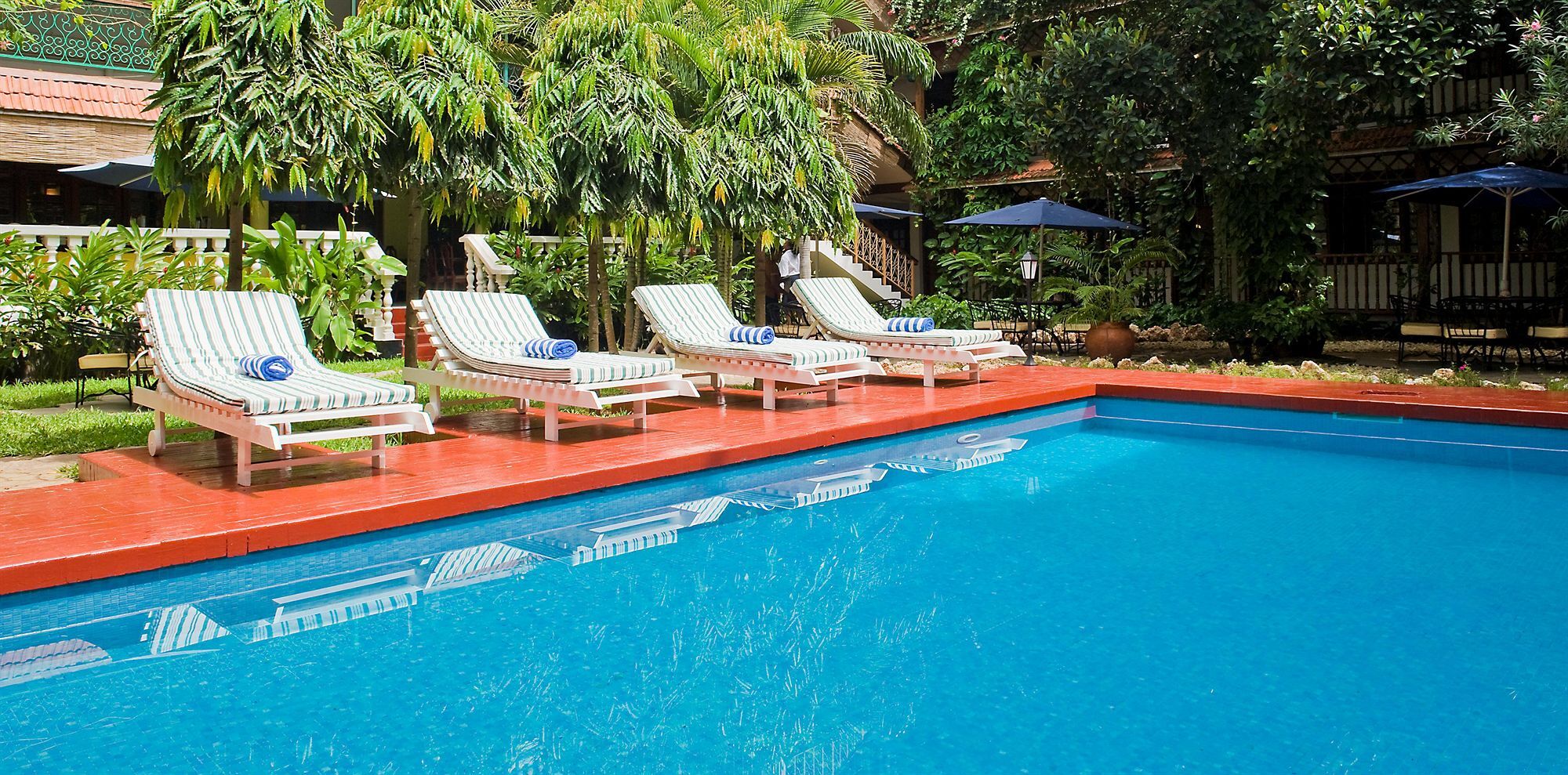 Protea Hotel By Marriott Dar Es Salaam Courtyard Экстерьер фото